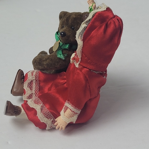 Ornament HALLMARK Victorian Style JULIANNE AND TEDDY BEAR 1993 Christmas Holiday - Picture 7 of 12